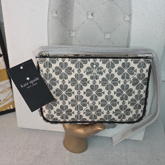 Kate Spade Signature Spade Flower Bag - Picture 2 of 8